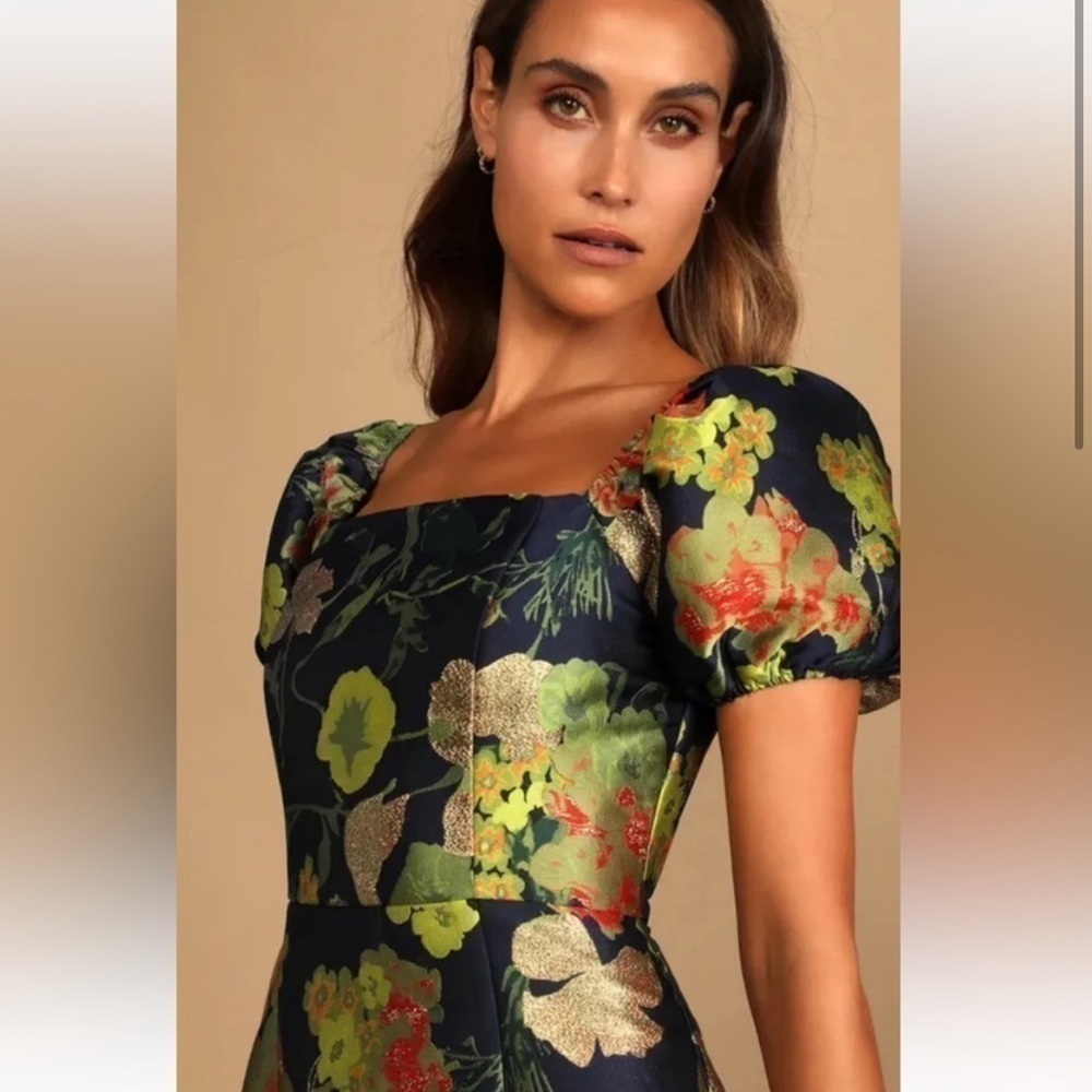 Lulu’s blue floral mini dress size medium - Picture 3 of 8
